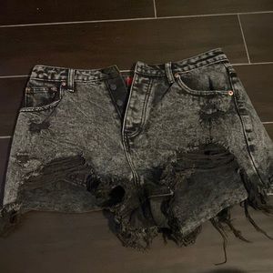 buckle black button up shorts